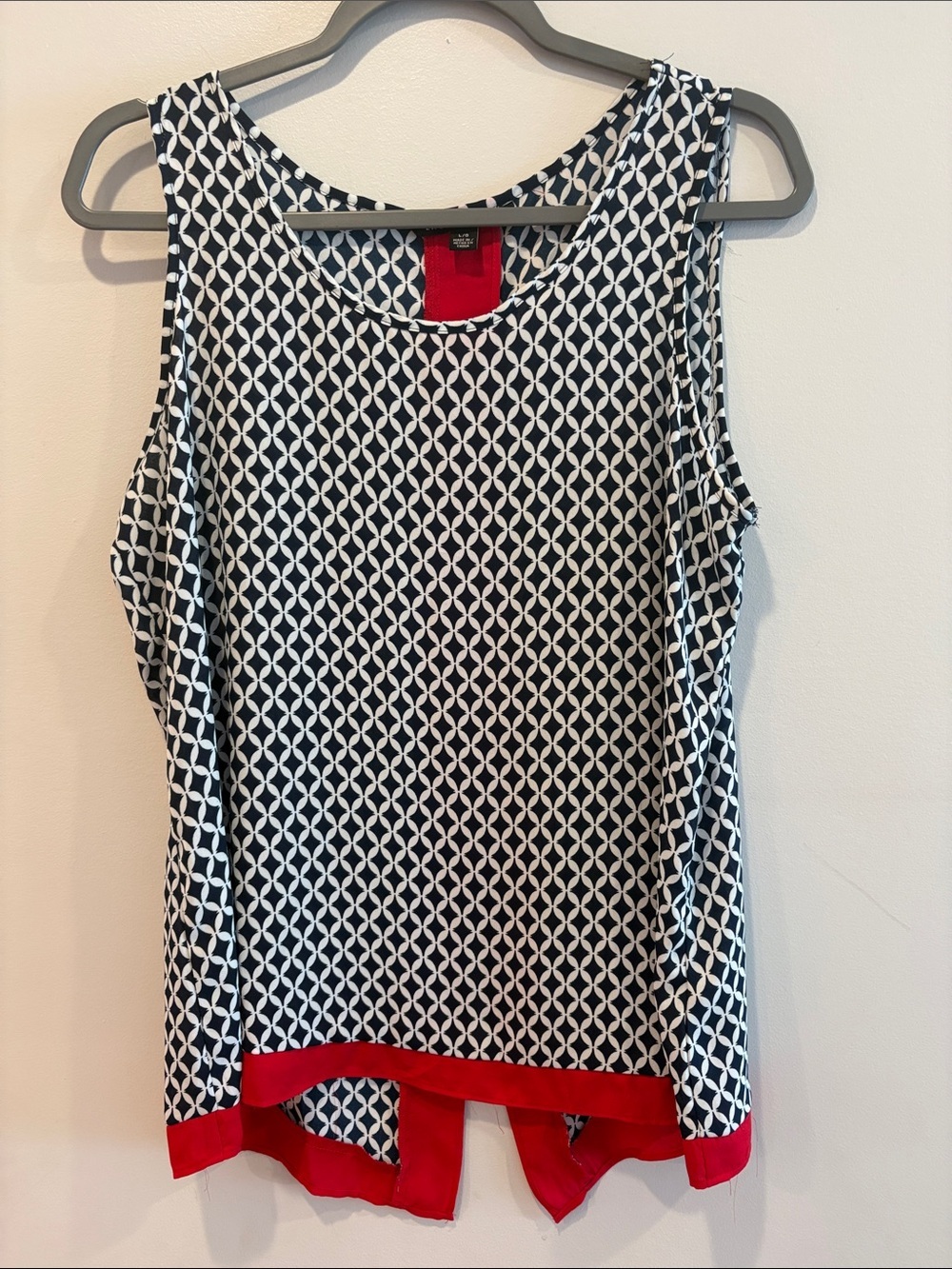 Zac & Rachel Navy and White Geometric Tank with Red Hem ptp 20, length 27